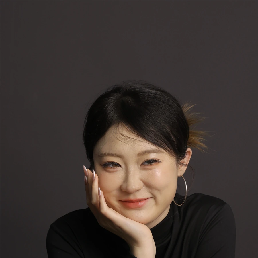Ella Ding 丁可怡 counsellor profile
